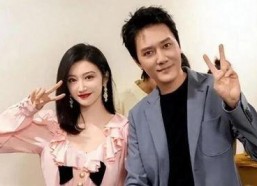 娱乐吃瓜爆料都是真的吗,吃瓜爆料，真相与谣言的交织